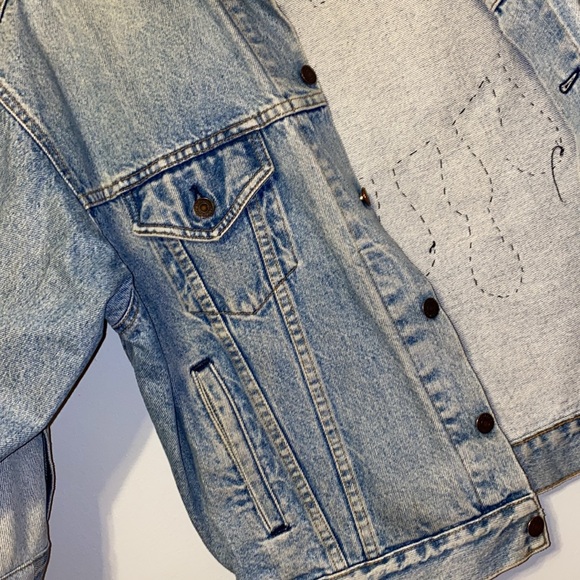 Authentic Vintage Levi’s Denim Jacket - Picture 10 of 16